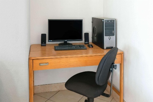 Super 8 by Wyndham Fountain image 1